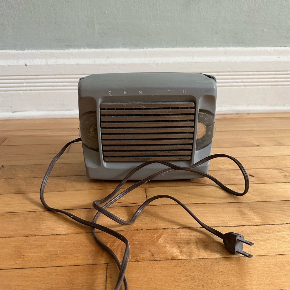 1950s Zenith radio